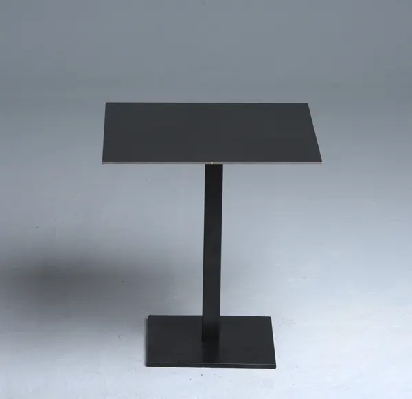 TABLE SQUARE